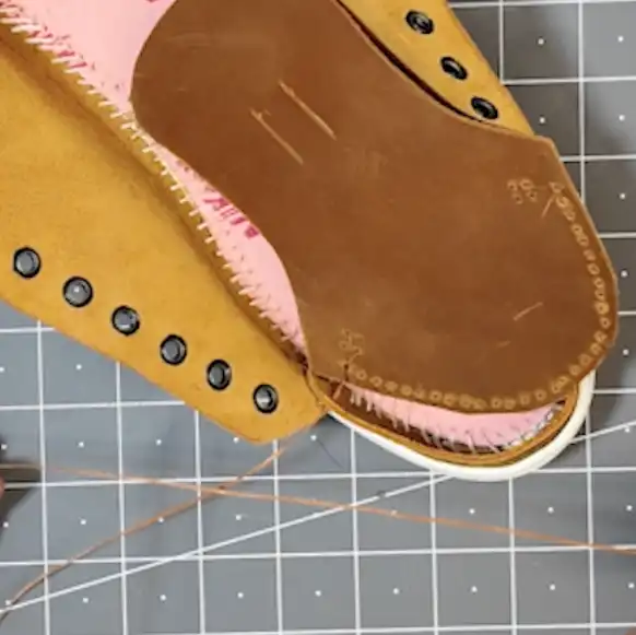 How to use shoe making tools